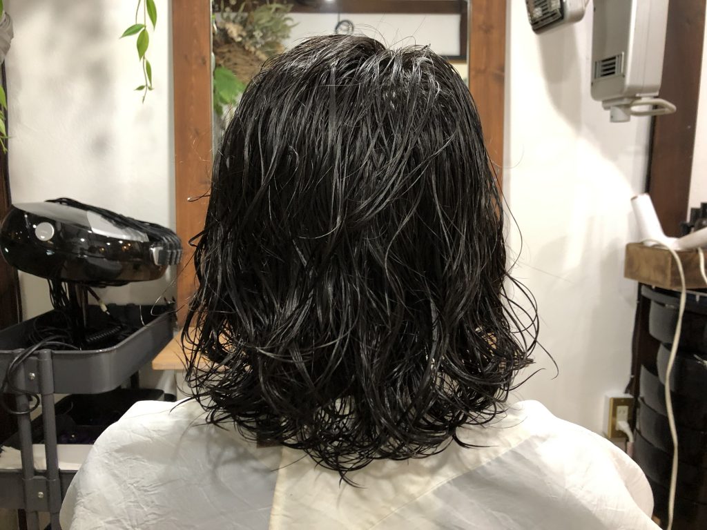 パーマをかけた時 右側のパーマの方が取れやすい問題 北千住の美容室 ヘアサロン Pejite